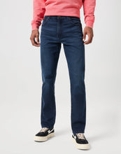 Load image into Gallery viewer, Wrangler 112352716 | Texas Slim Jeans in Wild Horse