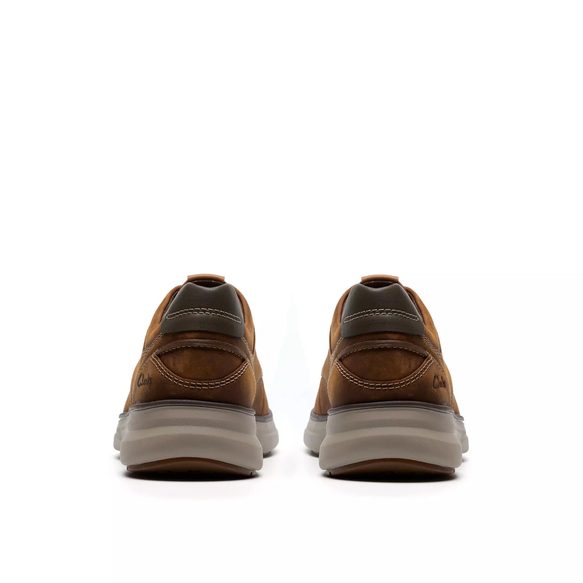 Clarks Leather Shoe in Beeswax Brown Mullan Moc