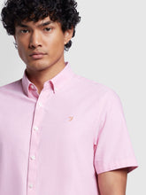 Load image into Gallery viewer, Farah f4wsb061 609 | Brewer Slim Fit Short Sleeve Shirt in Coral Pink
