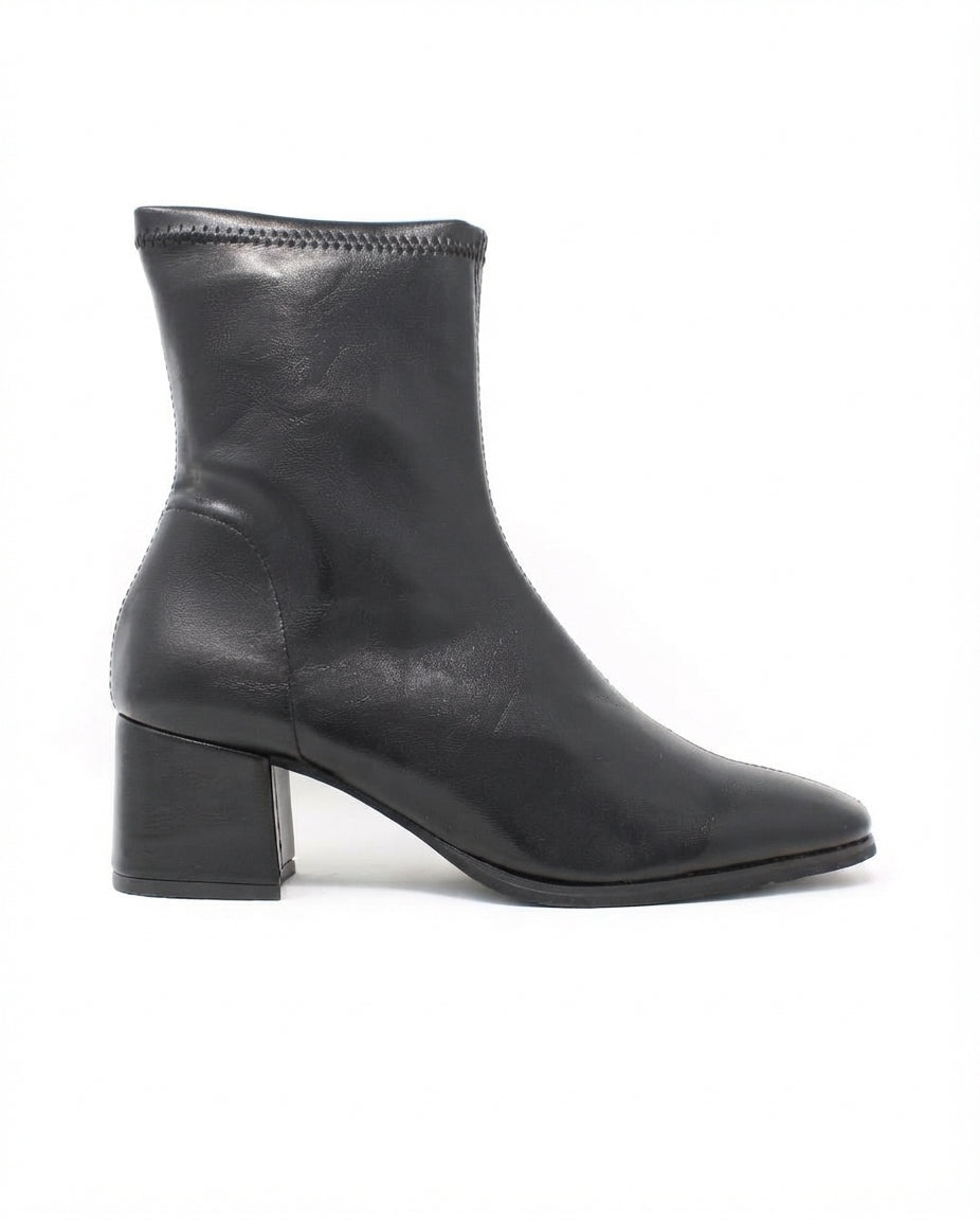 Miss Elastic Black Leather Slip On Boots 75311 05 Wow