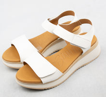 Load image into Gallery viewer, Oh My Sandals 5411 White