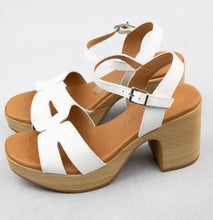 Load image into Gallery viewer, Oh My Sandals 5390 White