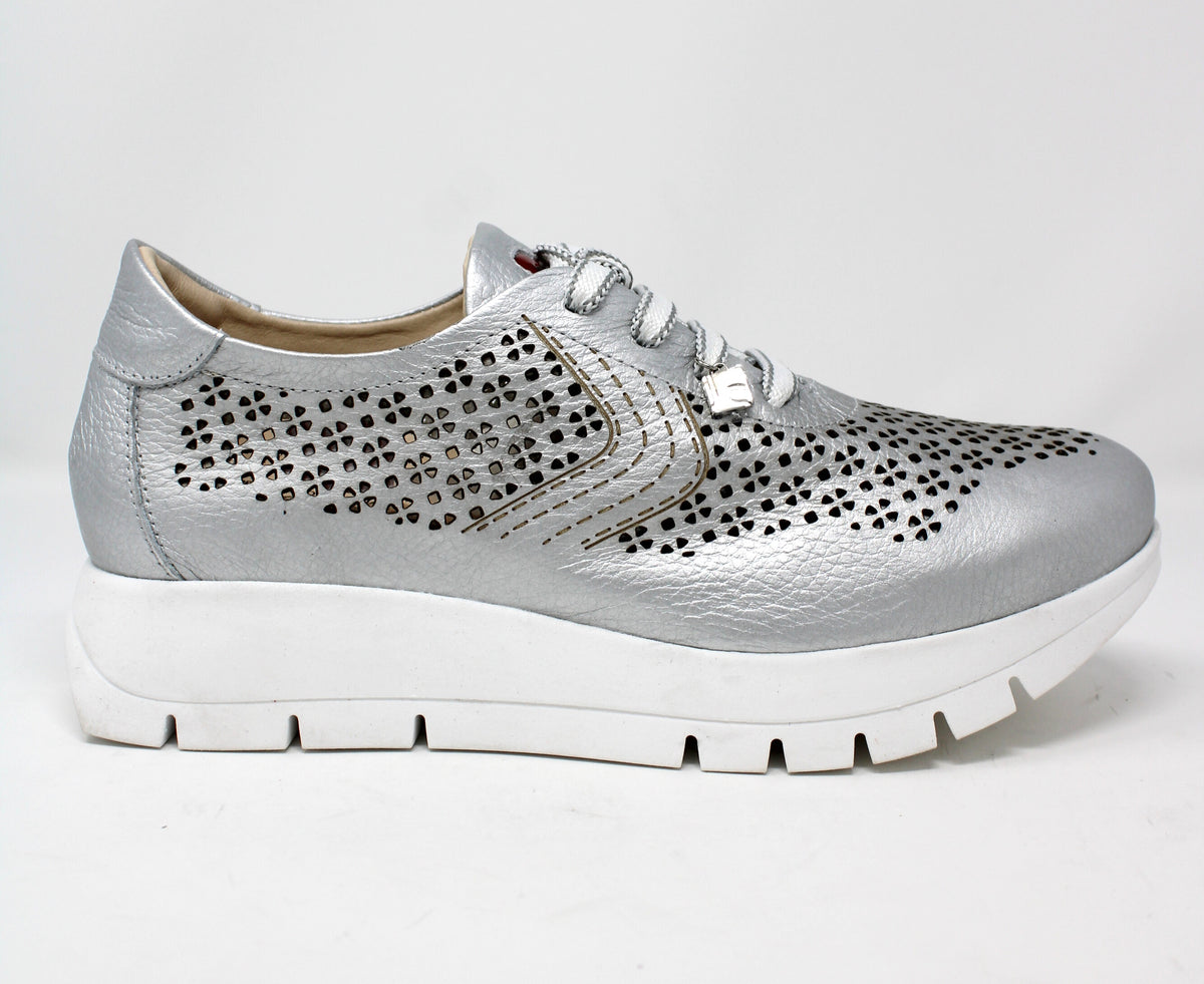 Jose Saenz Silver Trainers 2314