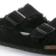 Load image into Gallery viewer, Birkenstock Arizona Shearling 752663 | Shearling Lined Sandals in Black Suede