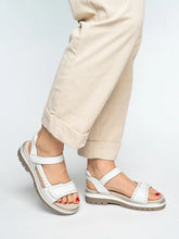 Load image into Gallery viewer, Ara White Velcro Sandals 21008 04