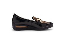 Load image into Gallery viewer, Ara Black Leopard Wedge Wide Shoe 12.50609.11
