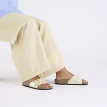 Load image into Gallery viewer, Birkenstock Catalina Graceful Pearl White 1029393