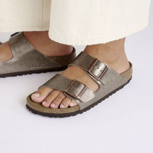 Load image into Gallery viewer, Birkenstock Arizona Graceful Taupe 1029439