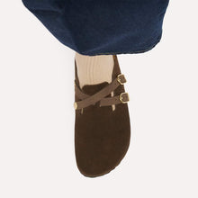 Load image into Gallery viewer, Birkenstock Blair Clogs Carafe Brown 1032983