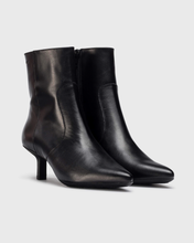 Load image into Gallery viewer, Wonders Pointed Toe Ankle Boot Black G-7111 Negro