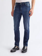 Load image into Gallery viewer, Wrangler Slim Texas Jeans Fog 112370864