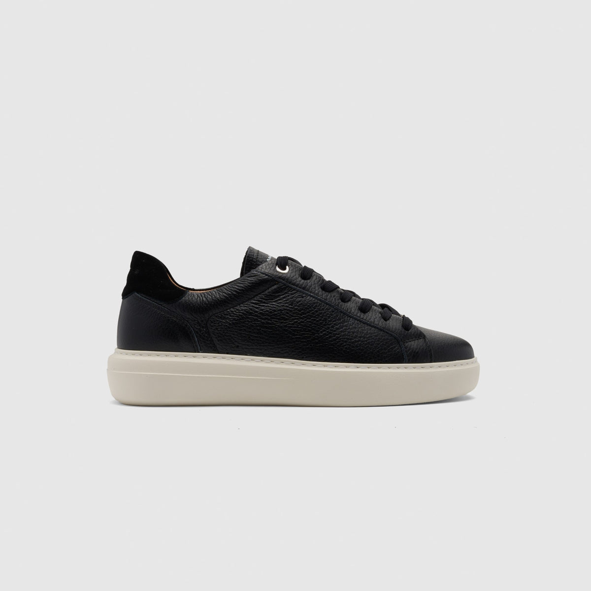 Ambitious Phoenix Black Trainers 14256