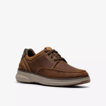 Load image into Gallery viewer, Clarks Leather Shoe in Beeswax Brown Mullan Moc