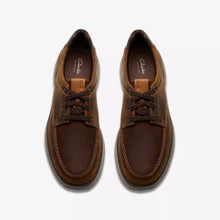 Load image into Gallery viewer, Clarks Leather Shoe in Beeswax Brown Mullan Moc