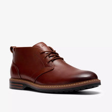 Load image into Gallery viewer, Clarks Tan Chukka Boots Aldwin2