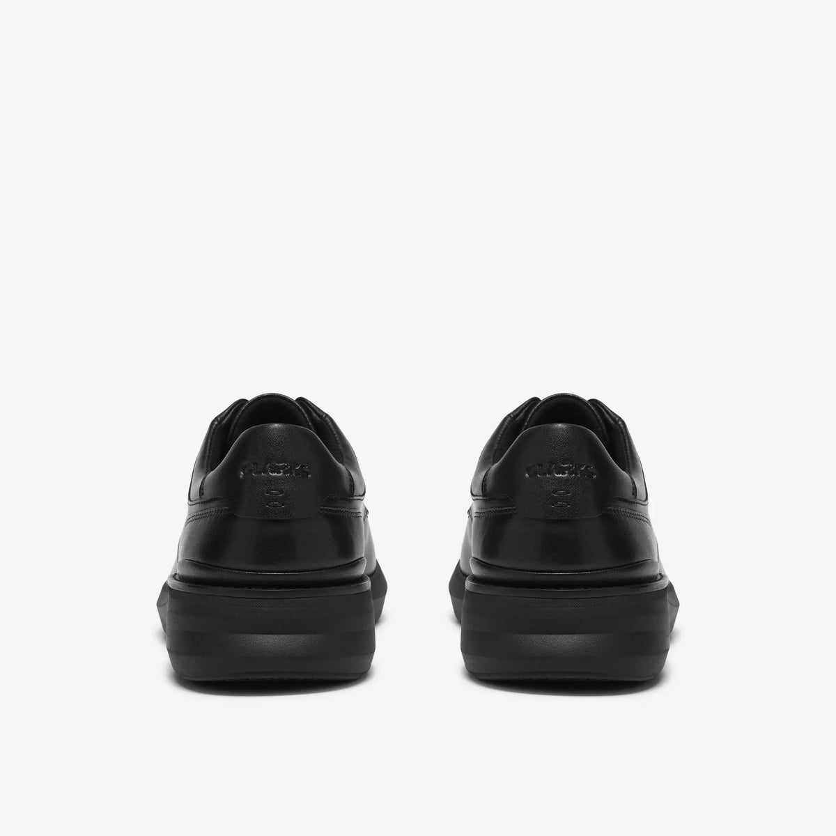 Clarks Hybrid Shoe in Black Code H Plain