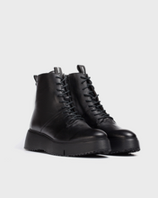 Load image into Gallery viewer, Wonders Ankle Boot Black A-9350
