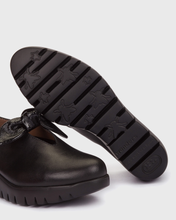 Load image into Gallery viewer, Wonders Black Wedge with Bow C-33159