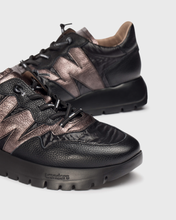 Load image into Gallery viewer, Wonders Wedge Trainers Black and bronze A-2491