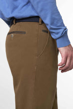 Load image into Gallery viewer, Meyer Oslo Caramel Chinos 5655 45