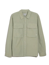 Load image into Gallery viewer, Farah | Ralph Overshirt with Chest Patch Pockets in Green | F4WSG035 328