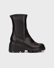 Load image into Gallery viewer, Wonders Black Wedge Boots G-7030 Negro
