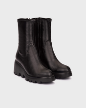 Load image into Gallery viewer, Wonders Black Wedge Boots G-7030 Negro