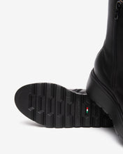 Load image into Gallery viewer, Nero Giardini Black Platform Boots I514901 100