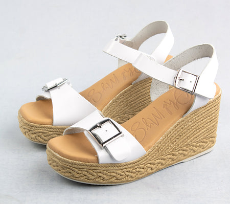 Oh My Sandals 5224 Blanco | Wedge Buckle Sandals in White