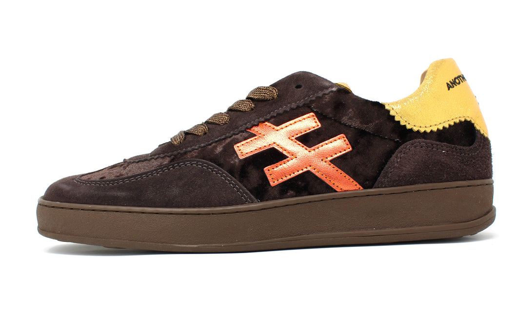 Another Trend | Brown Nubuck Lace Up Trainer with Gold Heel & Tongue Contrast | A0328103