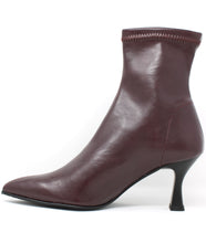 Load image into Gallery viewer, Miss Elastic Burgundy Leather Slip On Boots 78042 07 Burdeos Malori