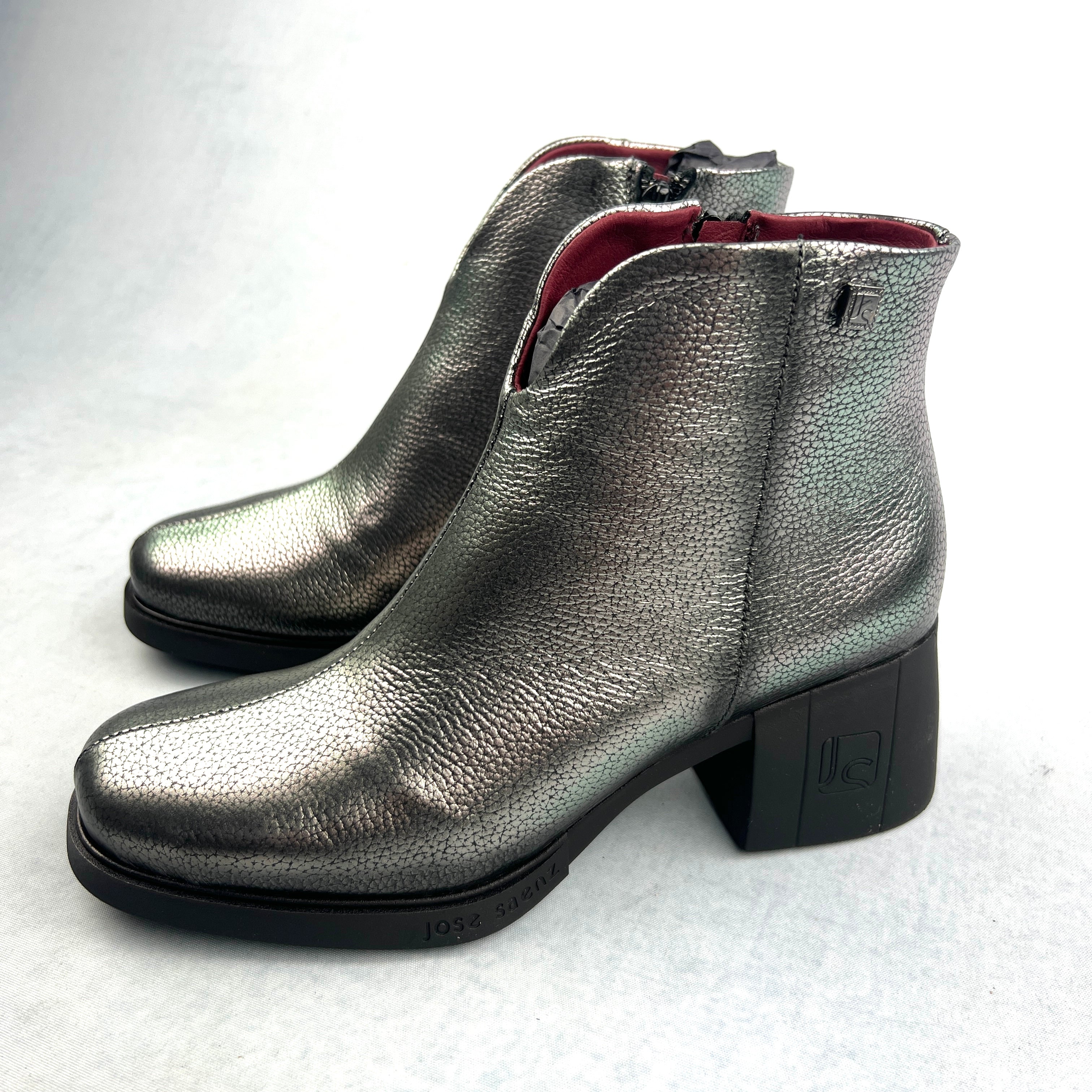 Jose Saenz Block Heel Leather Ankle Boots with Side Zip in