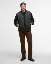 Load image into Gallery viewer, Barbour Winter Finn Gilet Green mgi0295 ol71