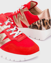 Load image into Gallery viewer, Wonders Flame Red Trainers A24100