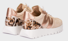 Load image into Gallery viewer, Wonders Beige Trainers A24100