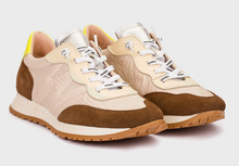 Load image into Gallery viewer, Wonders Taupe Cognac Trainers A-4802