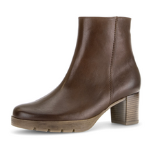 Load image into Gallery viewer, Gabor Saddle Brown Leather Boots 8030.01 006