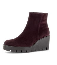 Load image into Gallery viewer, Gabor Suede Mulberry Wedge Boots 8045.01 005