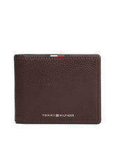 Load image into Gallery viewer, Tommy Hilfiger | Bifold Leather Wallet in Brown | am0am13739 gb6
