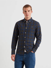 Load image into Gallery viewer, Farah Evergreen Slim Fit Check Shirt F4WFF084 357