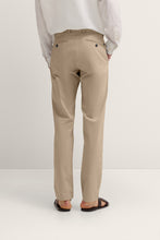 Load image into Gallery viewer, Bugatti Flexcity Light Beige Sand Chinos 4130 16370e 50