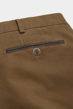Load image into Gallery viewer, Meyer Oslo Caramel Chinos 5655 45