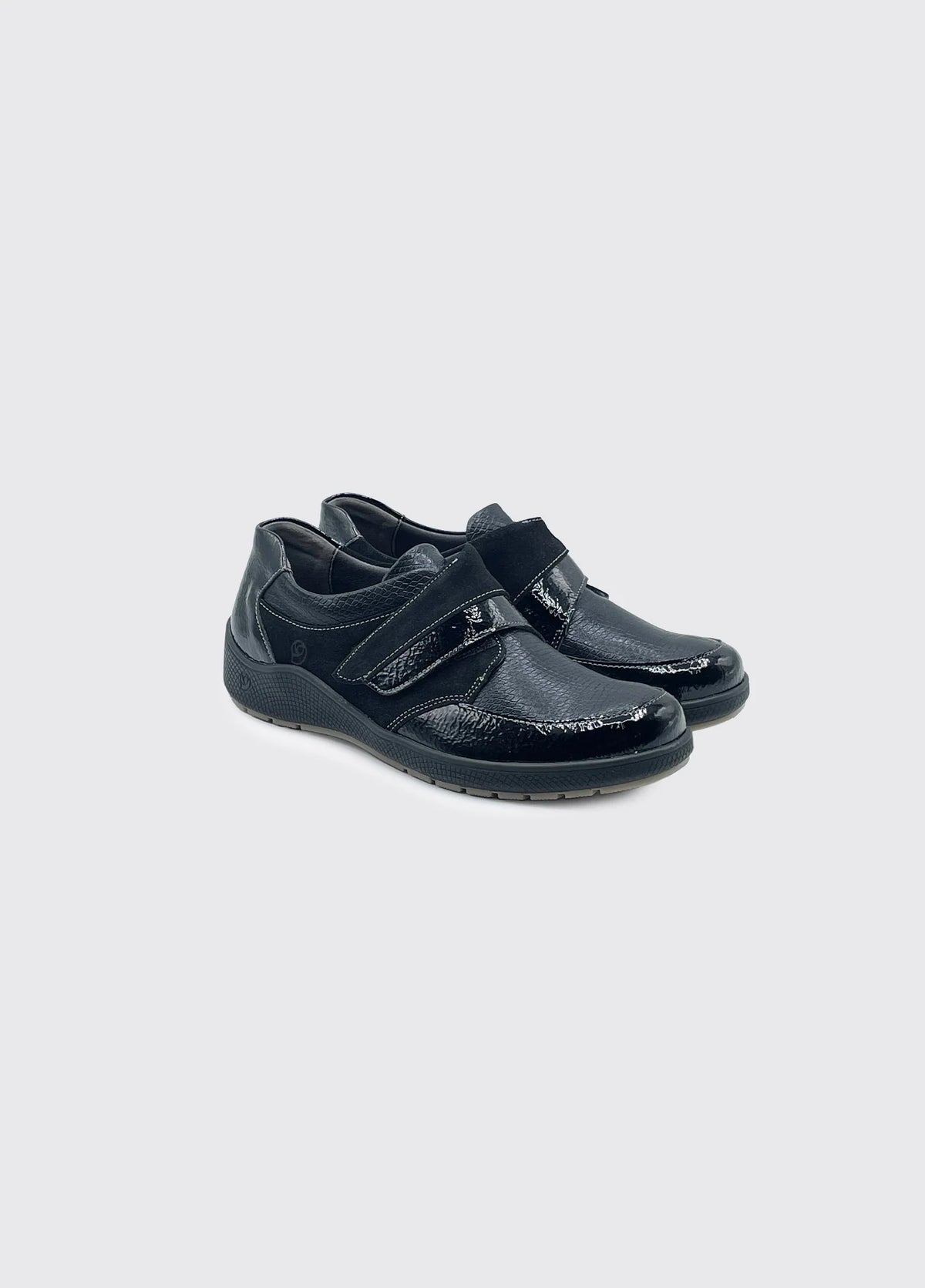 Suave Velcro Black Phoebe