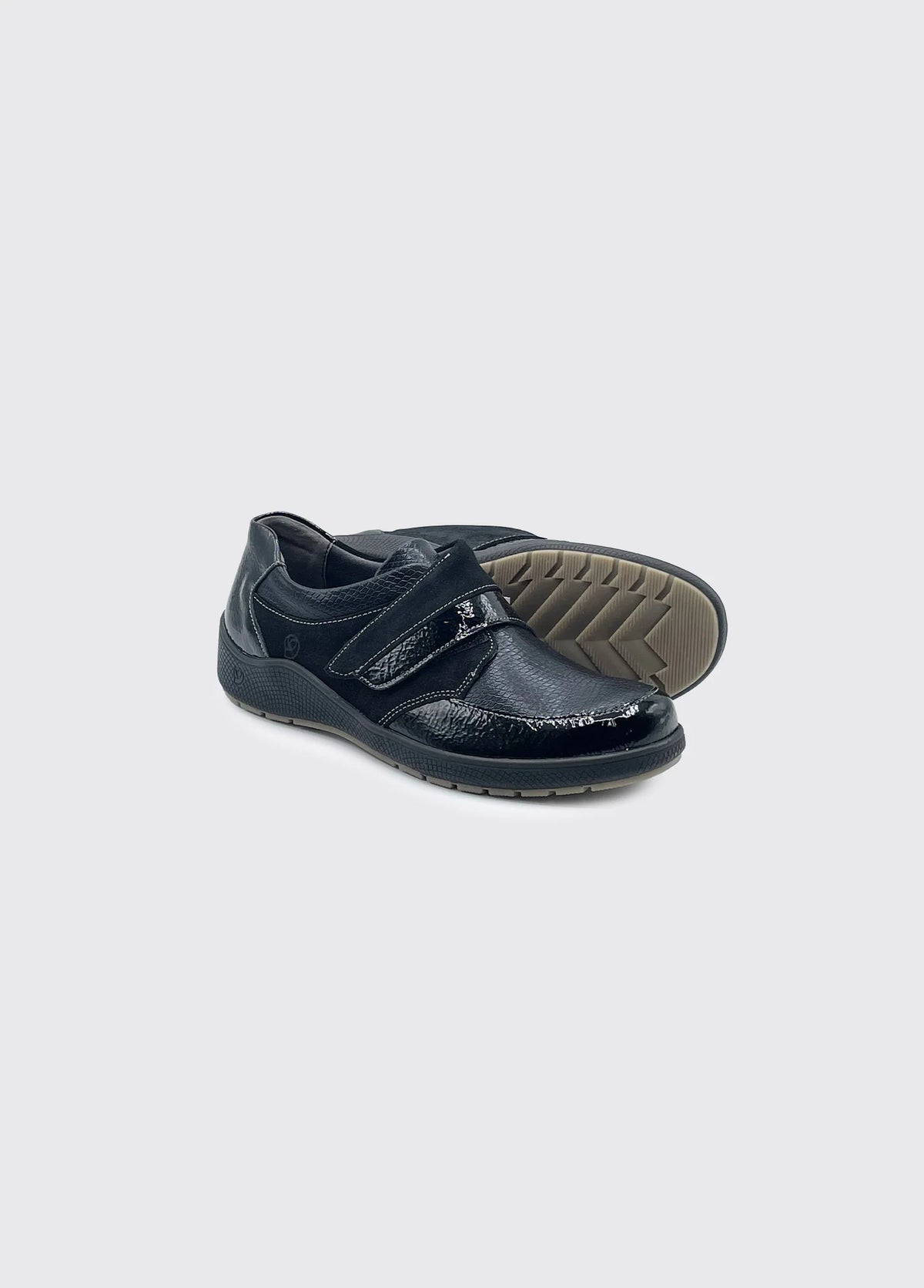 Suave Velcro Black Phoebe