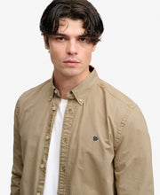 Load image into Gallery viewer, Superdry Tumbled Tan Shirt M4011194A L8C