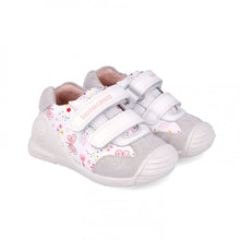 Load image into Gallery viewer, Biomecanics Girls White Floral Shoe 252100