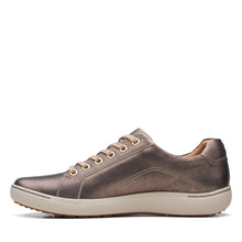 Load image into Gallery viewer, Clarks Nalle Lace | Lace &amp; Zip Trainers in Bronze