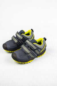 Geox J04CBD | Velcro Boys Waterproof Trainers