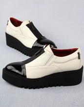 Load image into Gallery viewer, Marco Moreo A022Nero | Front Zip Wedge Platform Shoes in White &amp; Black