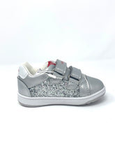 Load image into Gallery viewer, Girls Minnie Mouse Shoes with Glitter Design